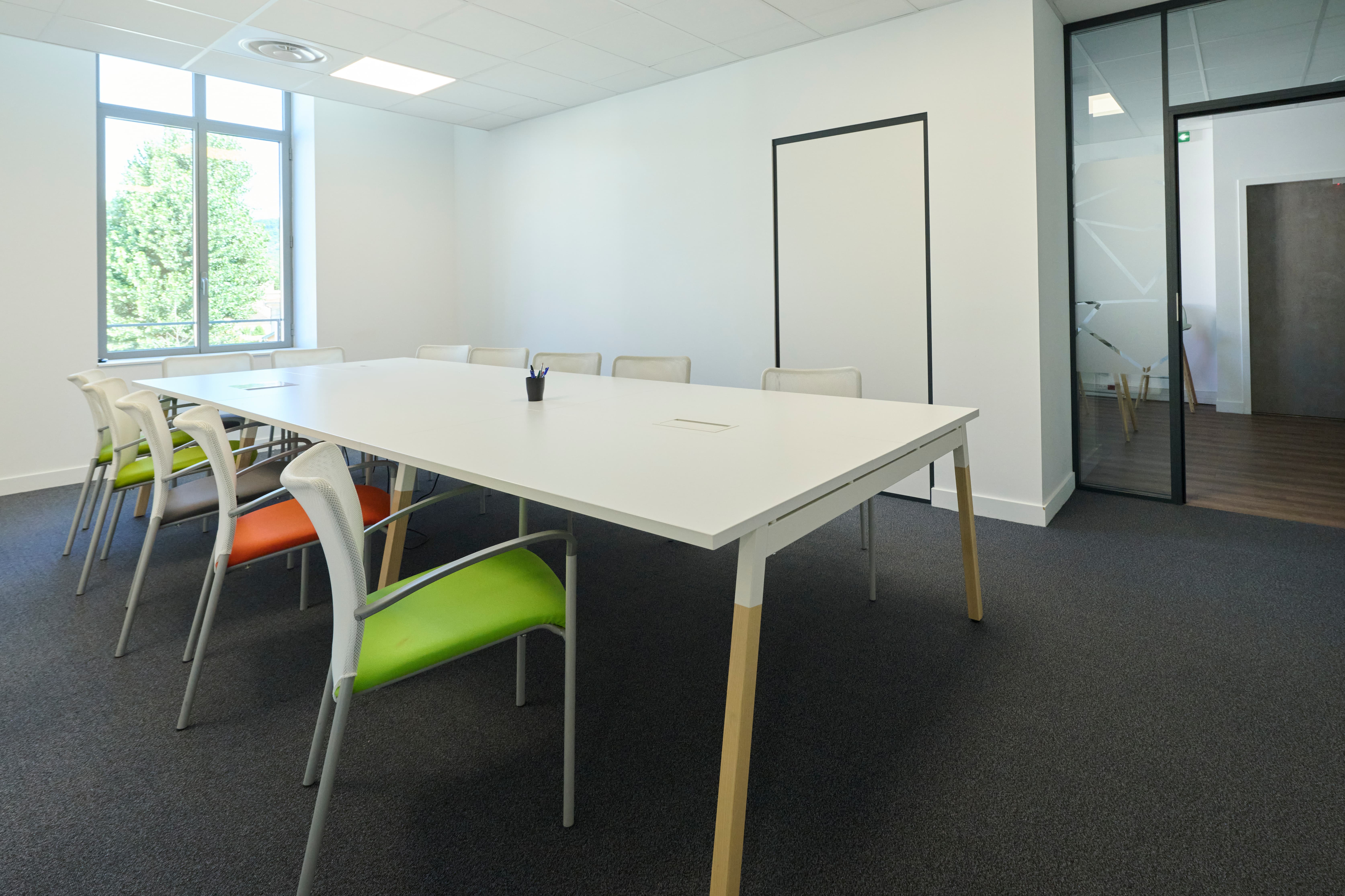 Salle de réunion du cabinet d’expertise comptable Bonnet & Associés à Moras-en-Valloire