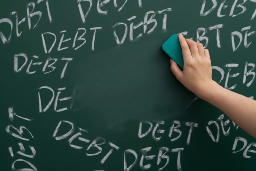 Rétablissement professionnel = effacement de toutes les dettes ? 